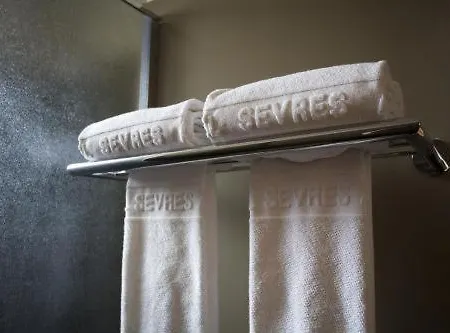 De Sevres *